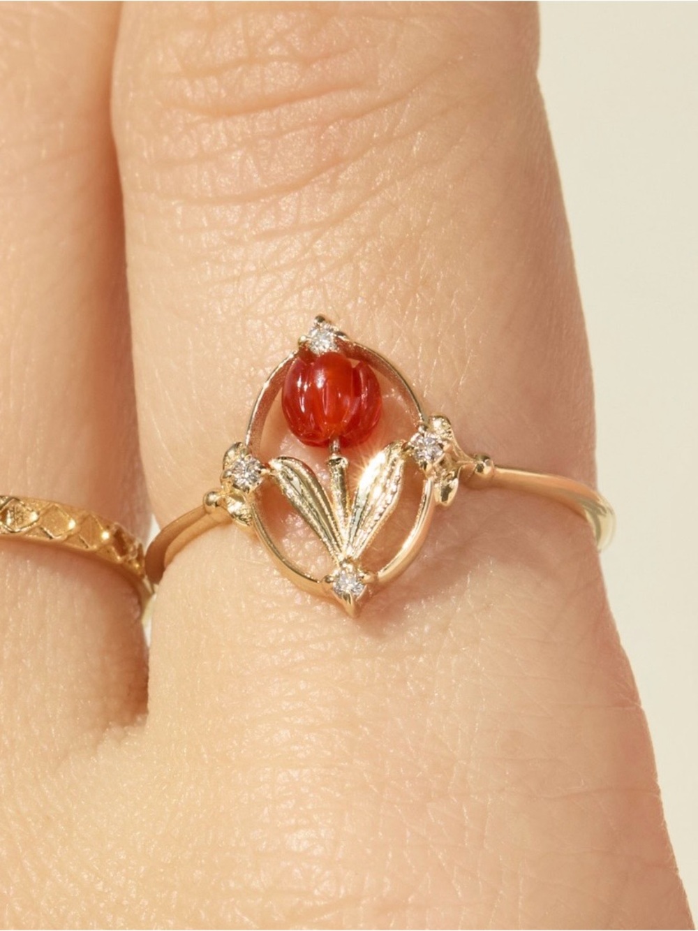 CATBIRD × VITO’S GEMS Dinner Party Tulip Ring
Solid 14k Gold